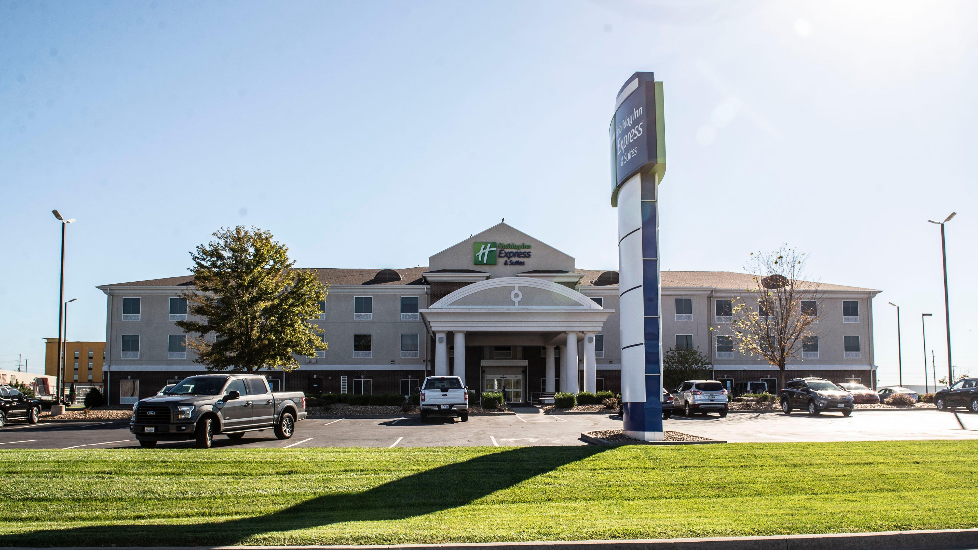 Holiday Inn Express Hotel & Suites Sedalia By Ihg Exterior foto