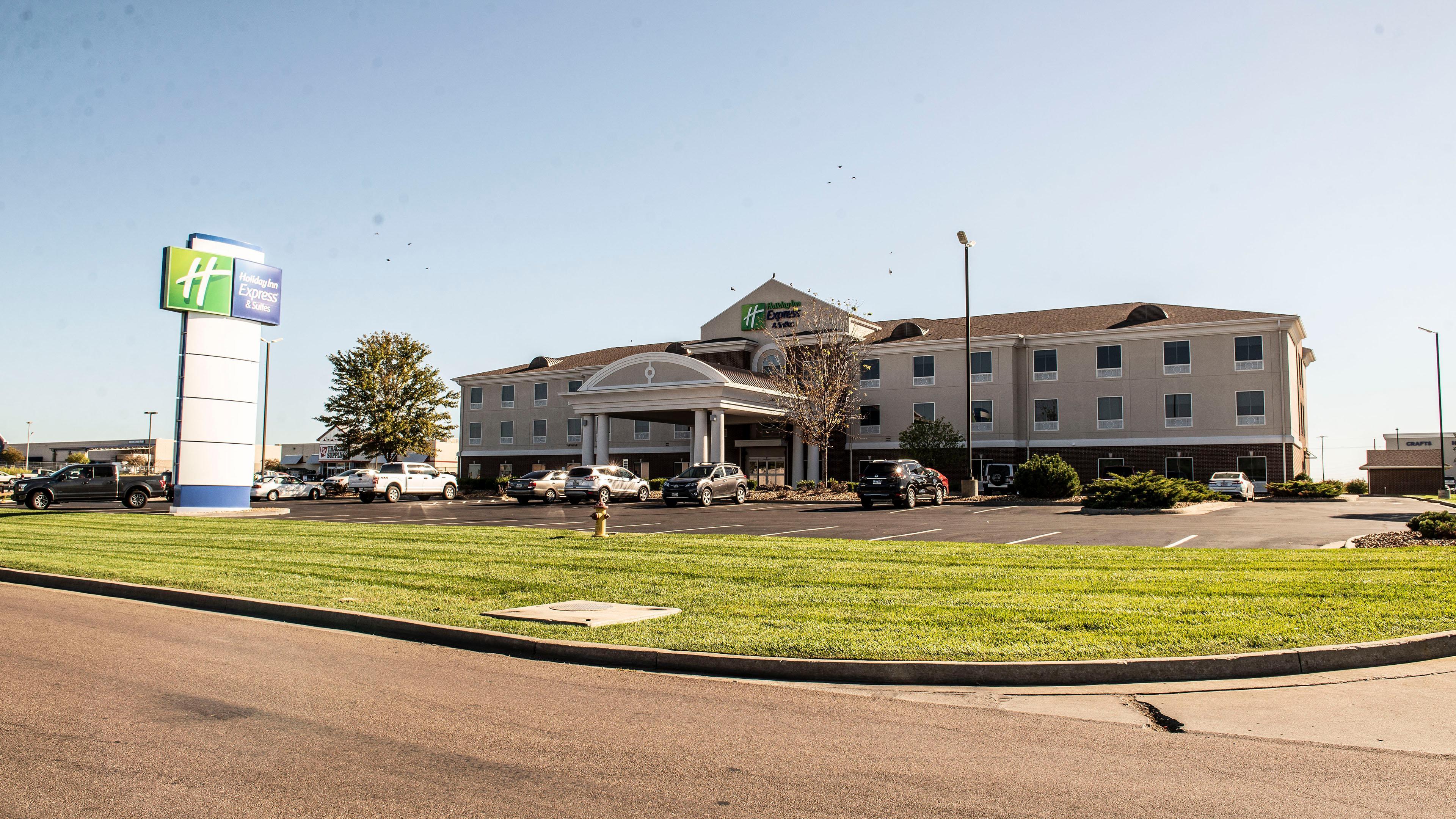 Holiday Inn Express Hotel & Suites Sedalia By Ihg Exterior foto