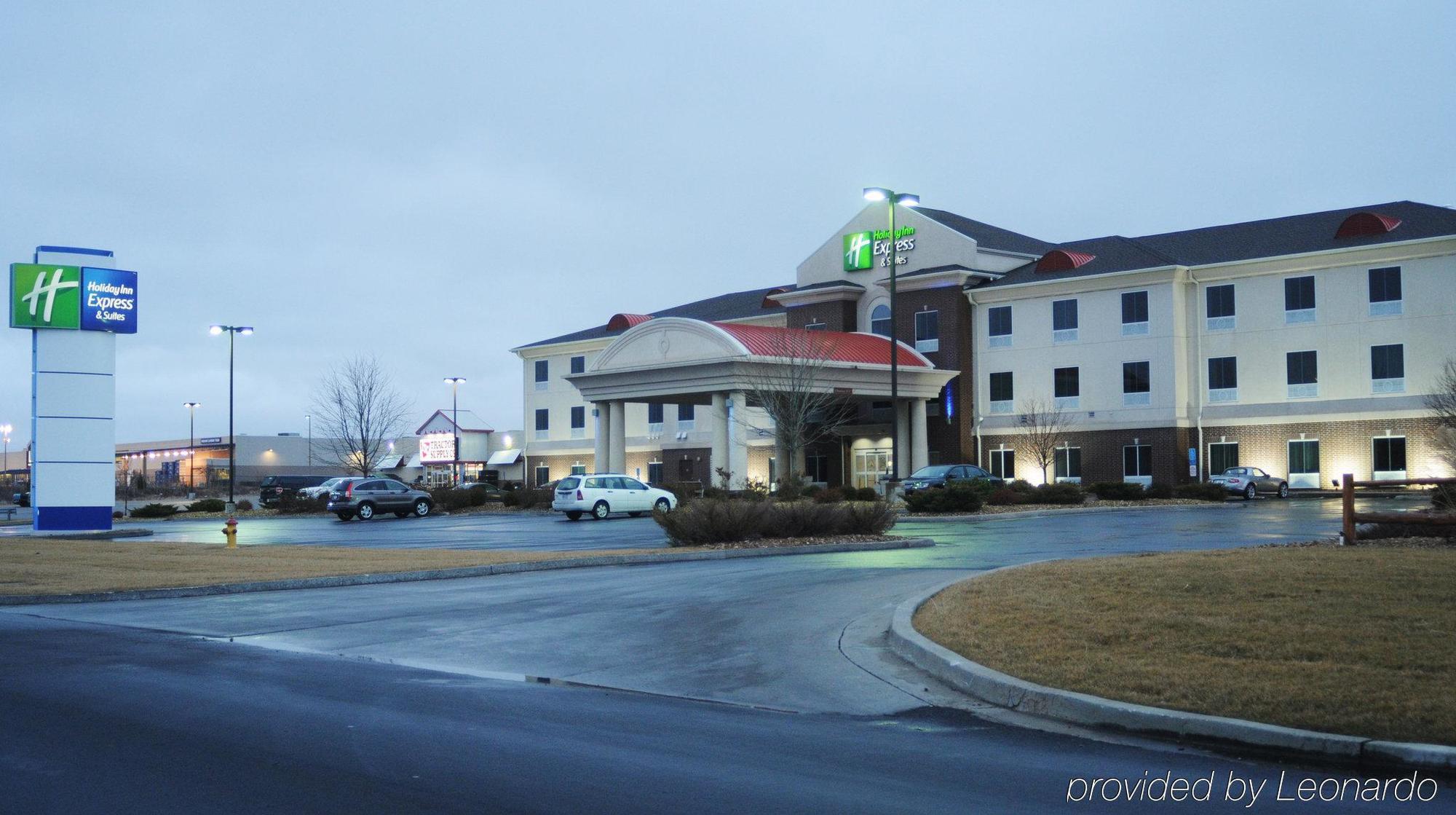 Holiday Inn Express Hotel & Suites Sedalia By Ihg Exterior foto
