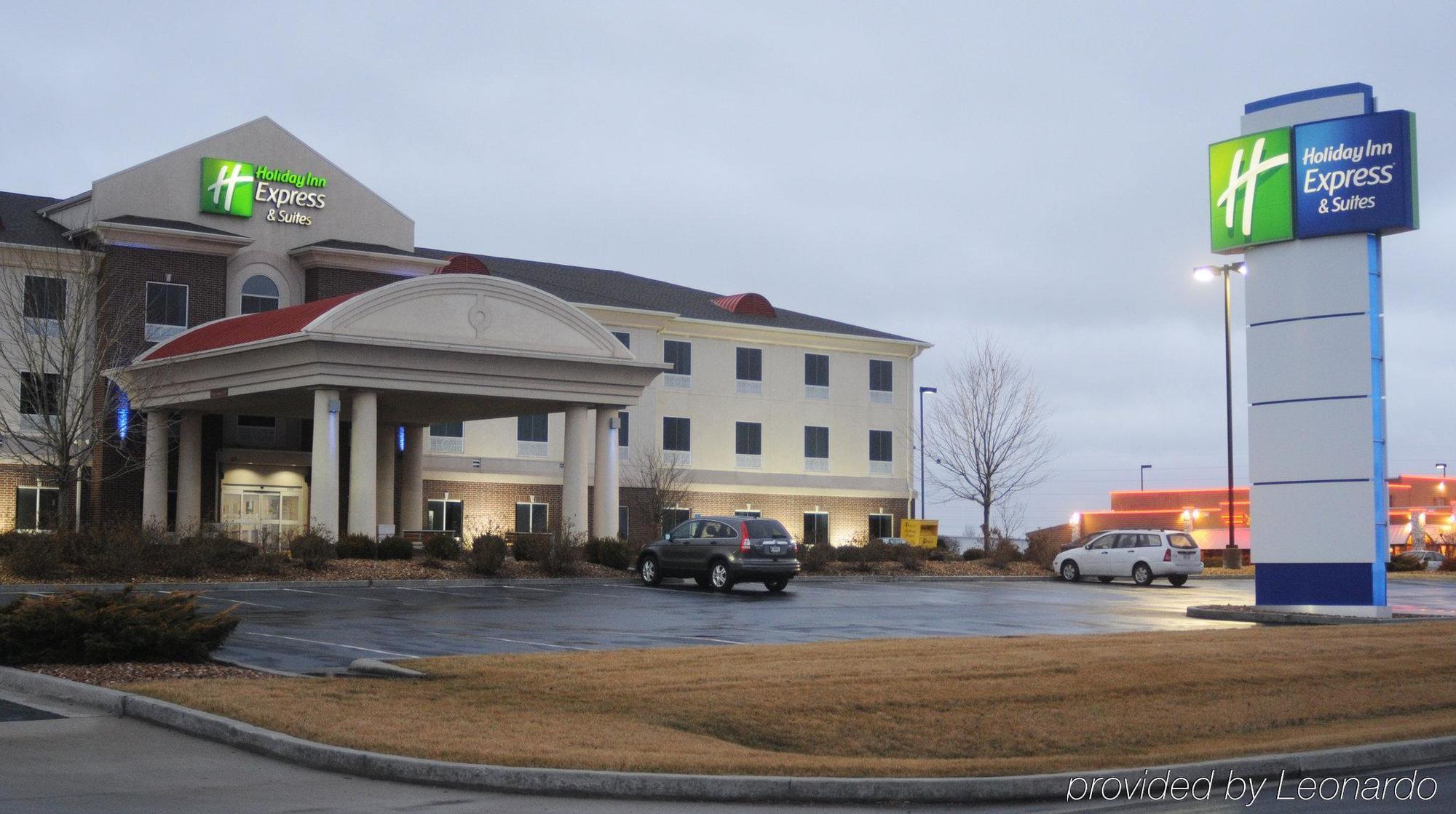 Holiday Inn Express Hotel & Suites Sedalia By Ihg Exterior foto