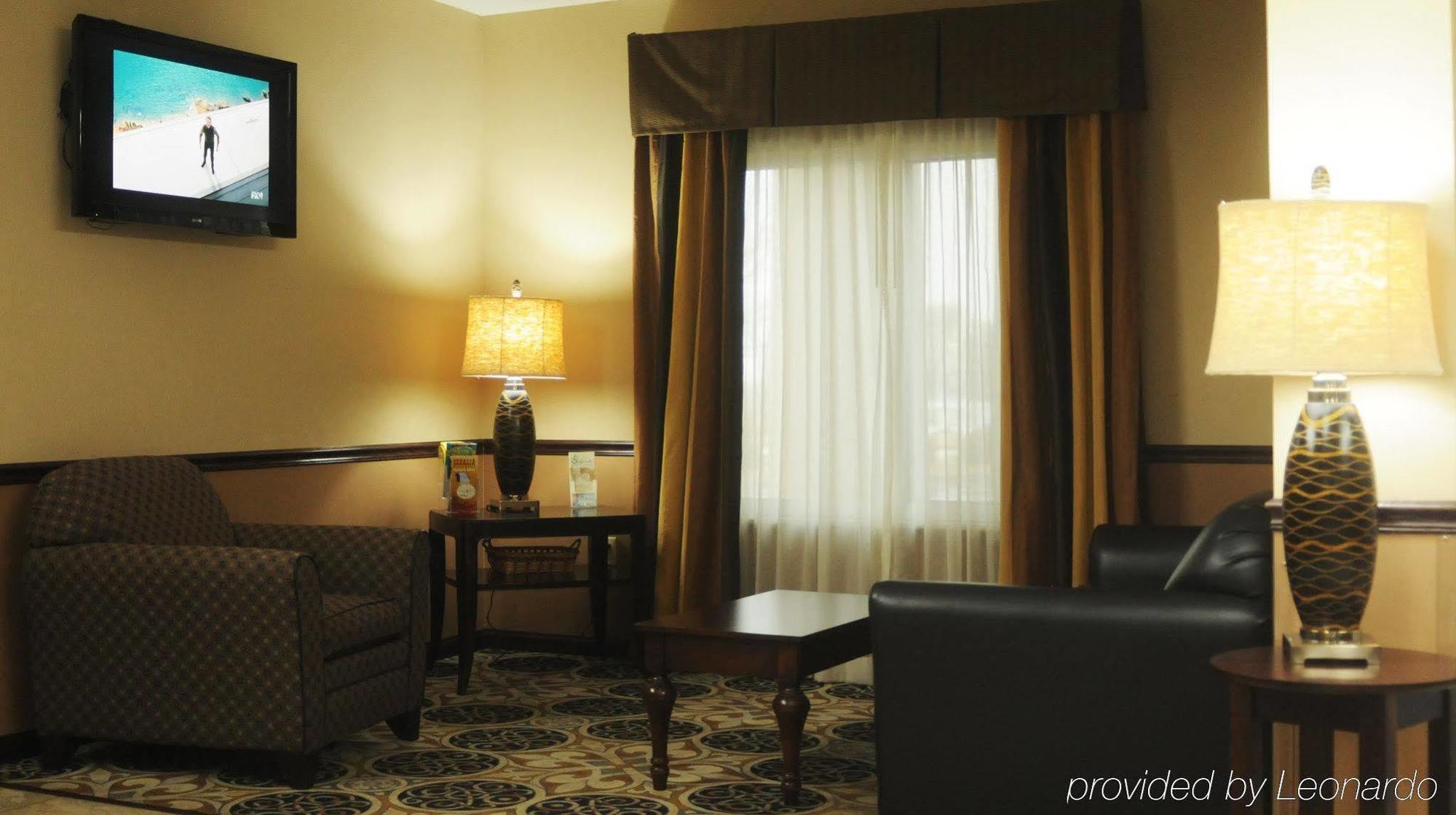 Holiday Inn Express Hotel & Suites Sedalia By Ihg Exterior foto