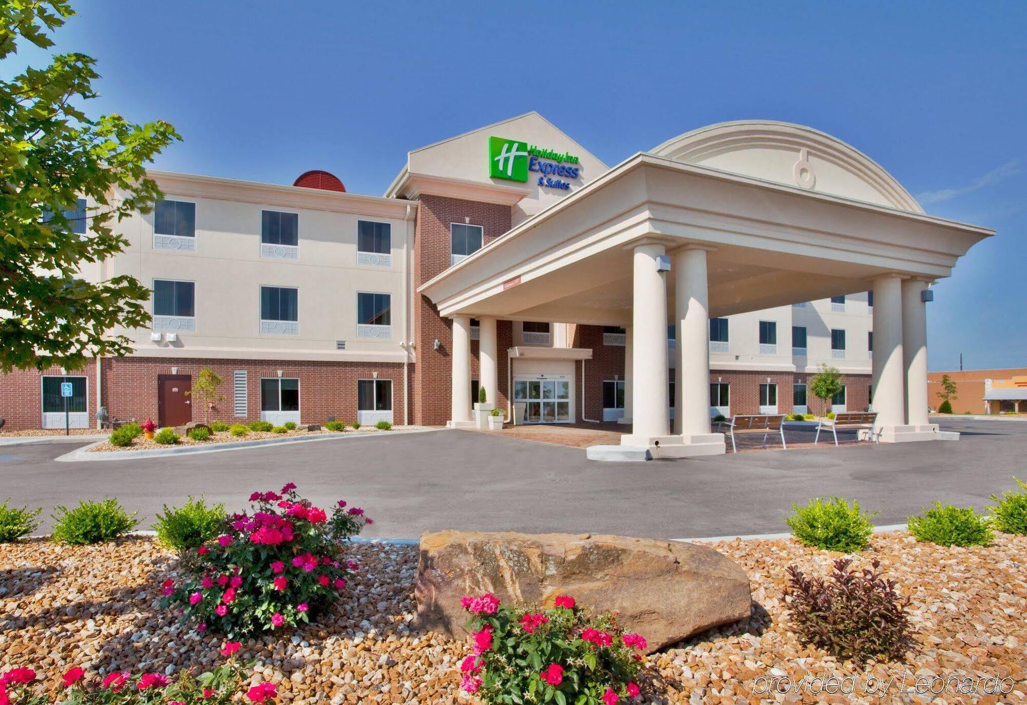 Holiday Inn Express Hotel & Suites Sedalia By Ihg Exterior foto