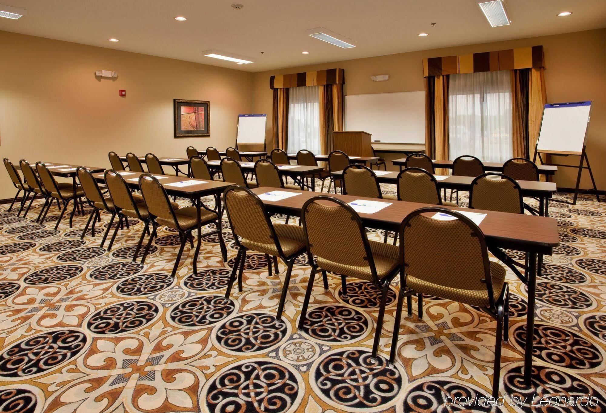Holiday Inn Express Hotel & Suites Sedalia By Ihg Exterior foto