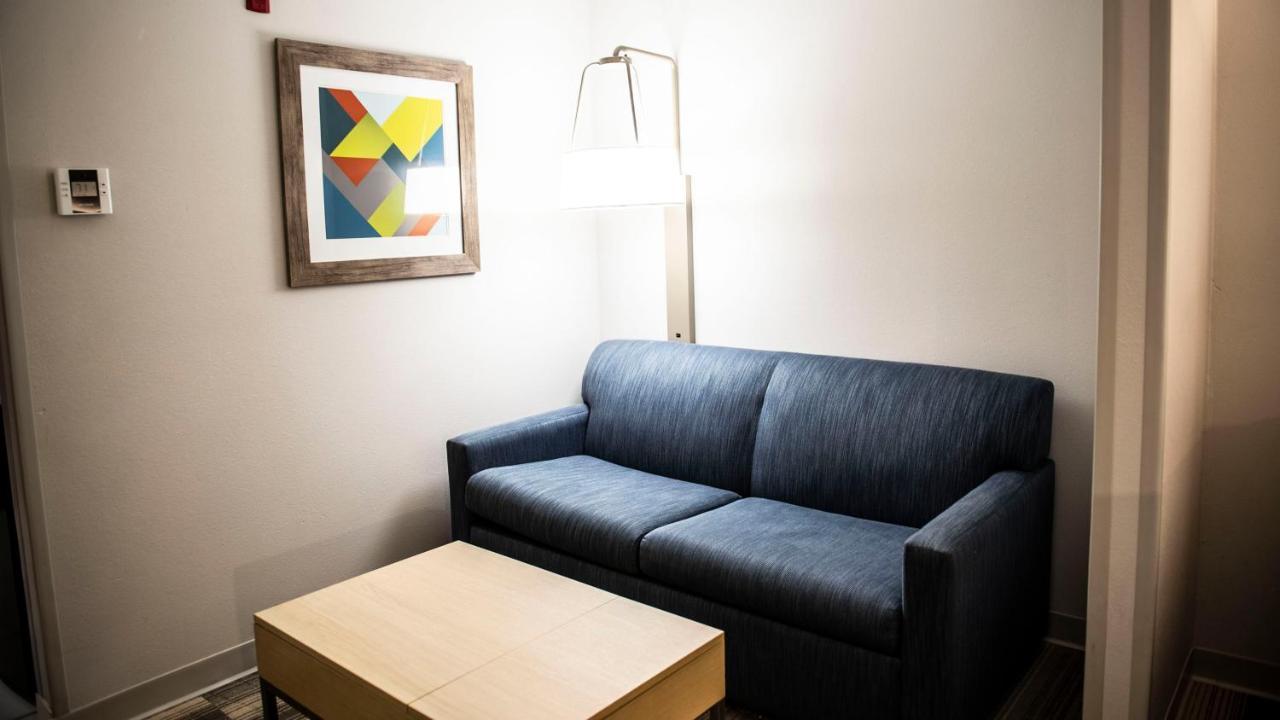 Holiday Inn Express Hotel & Suites Sedalia By Ihg Zimmer foto